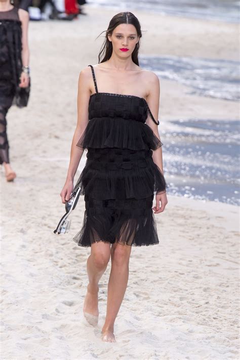 petite robe noire de chanel